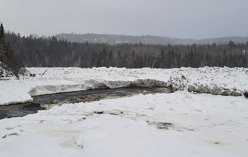 Embâcles de glace sur la rivière Portneuf